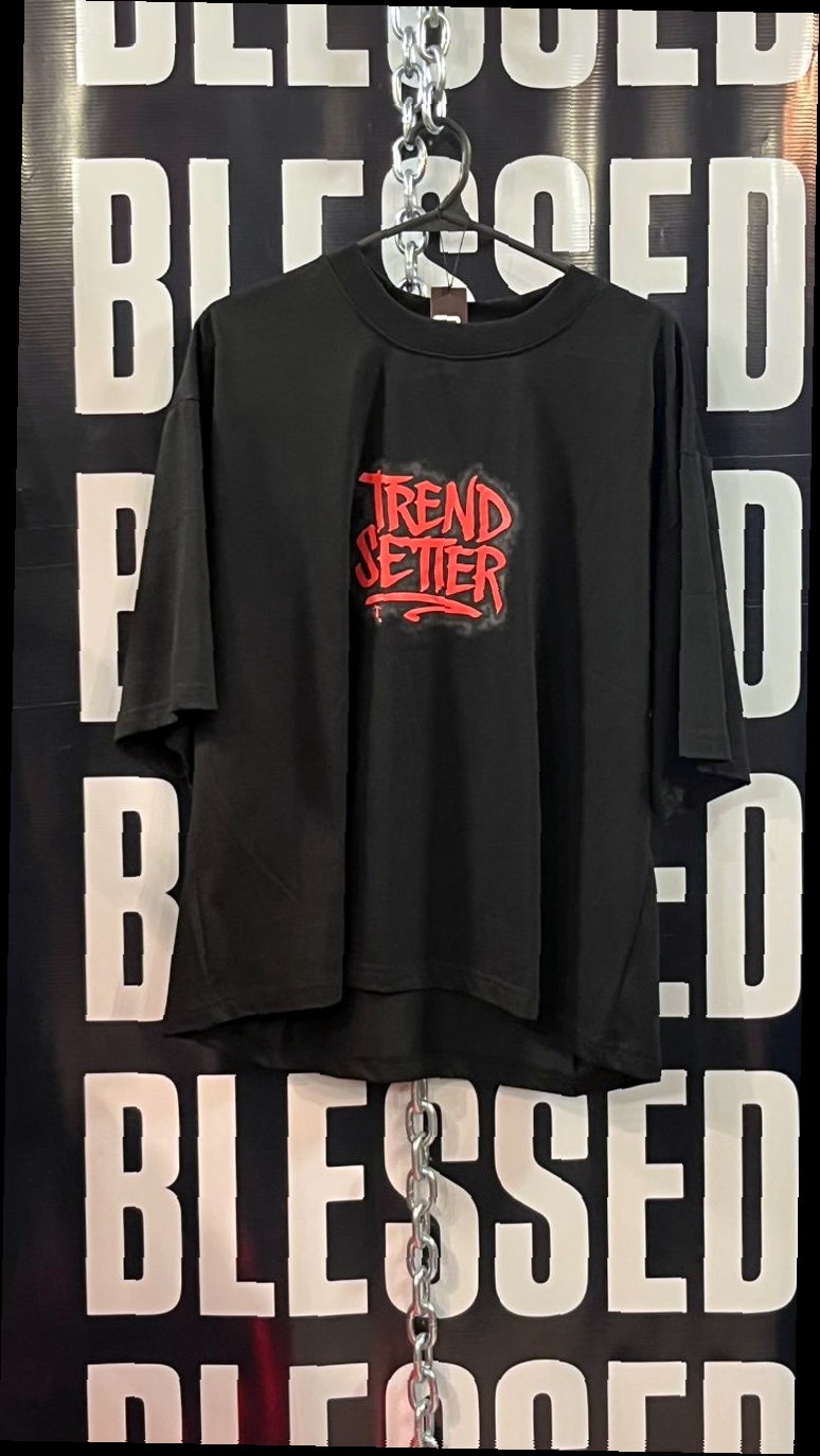 Remera Oversize Negra Trendsetter