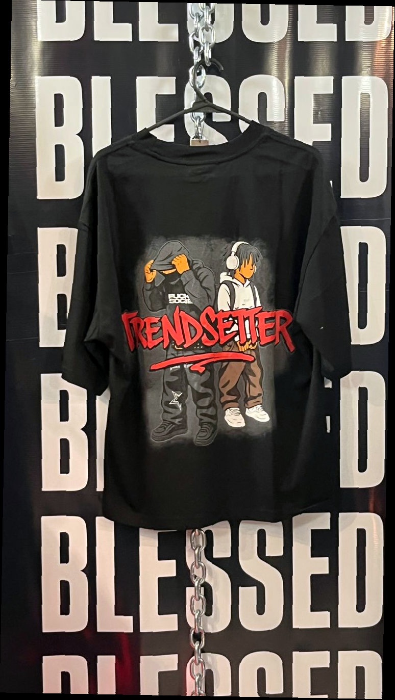 Remera Oversize Negra Trendsetter — 2