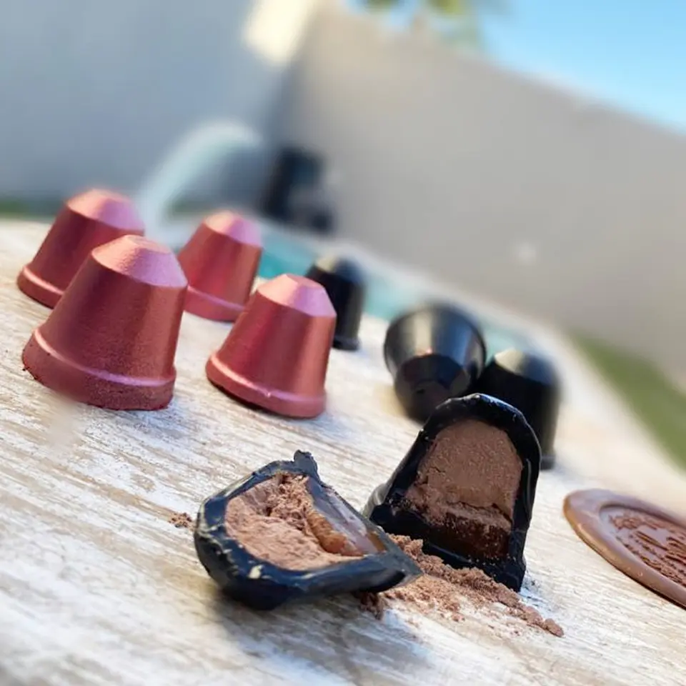 MINI CÁPSULA DE CAFÉ - FORMA 3 PARTES 1