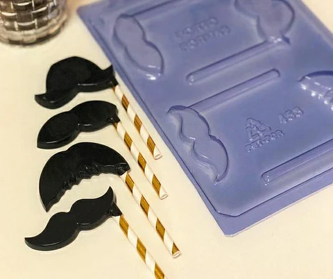 BIGOTES - FORMA SIMPLE