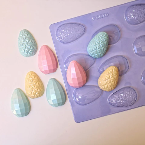 HUEVOS 3 EN 1, 50G - FORMA EN PLACA