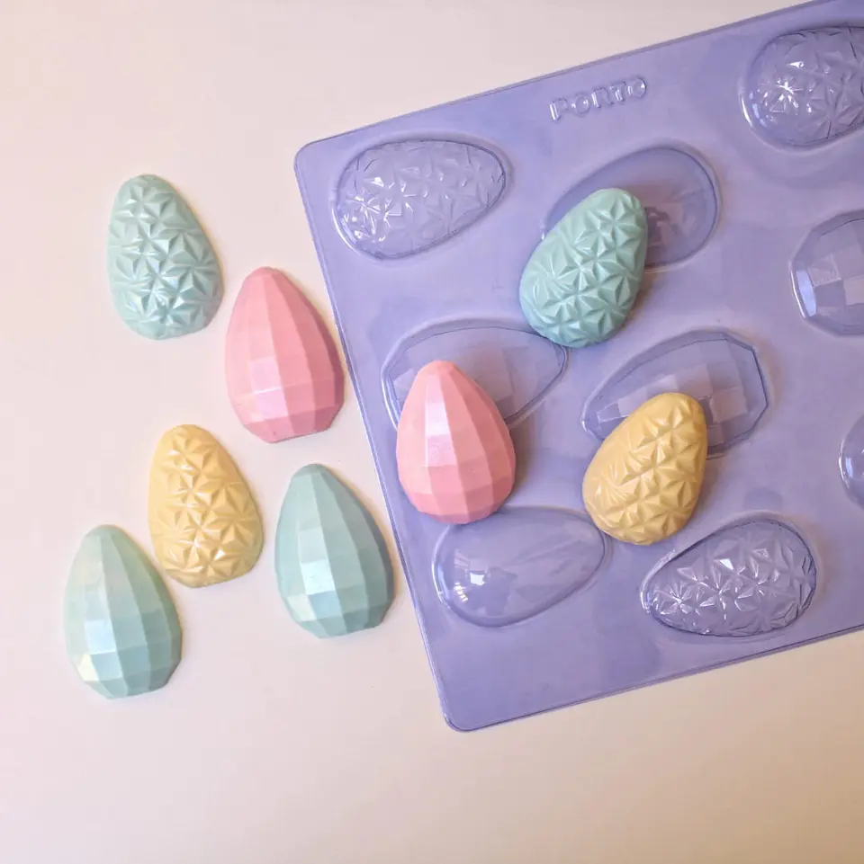 HUEVOS 3 EN 1, 50G - FORMA EN PLACA 2