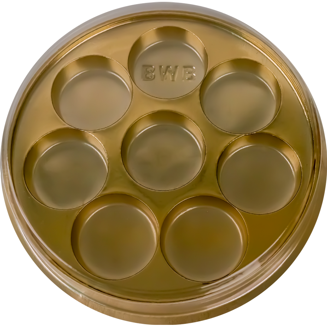 CAJA REDONDA PARA DULCES CON 8 CAVIDADES – DORADA 1