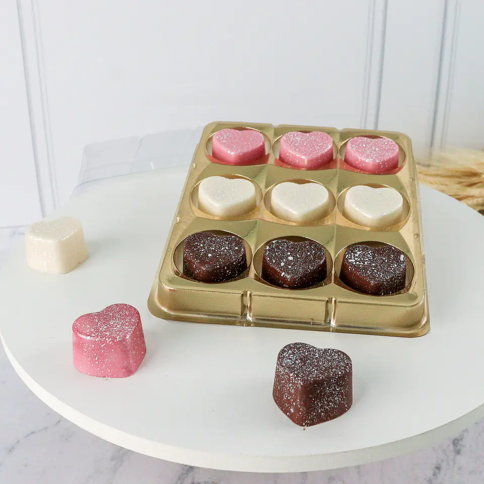 CAJA RECTANGULAR PARA TRUFAS Y CHOCOLATES CON 9 CAVIDADES - DORADO 2