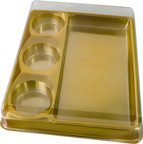 CAJA PARA TABLETAS CON 3 CAVIDADES PARA TRUFAS Y CHOCOLATES – DORADO