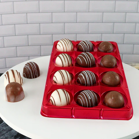 CAJA RECTANGULAR PARA TRUFAS Y CHOCOLATES CON 12 CAVIDADES - ROJA