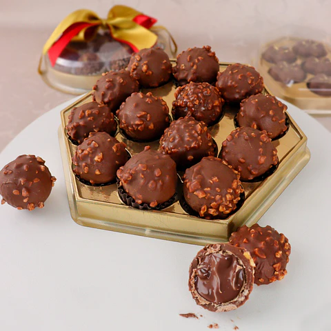 CAJA HEXAGONAL PARA DULCES 13 CAVIDADES DORADO