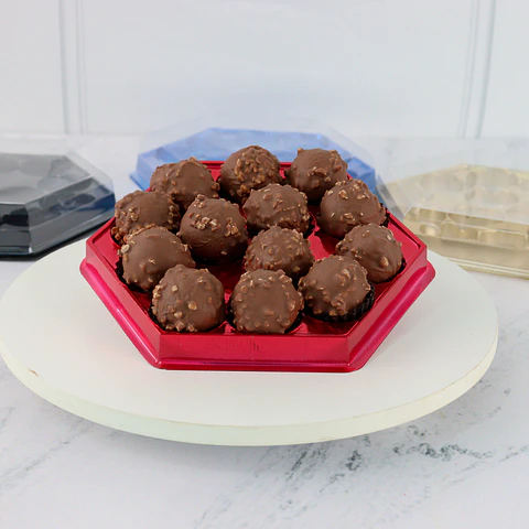 CAJA HEXAGONAL PARA CARAMELOS CON 13 CAVIDADES – ROJA