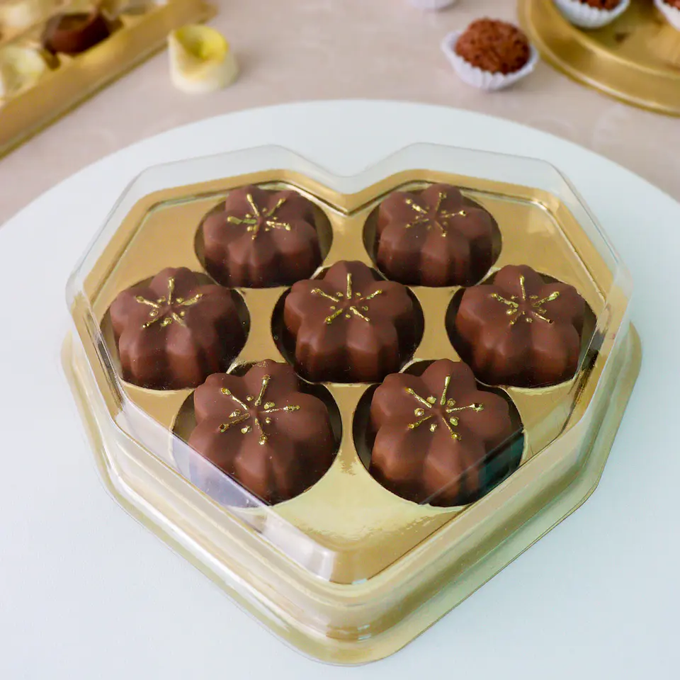 CAJA BOMBON CORAZON 7 CAVIDADES - DORADA 2