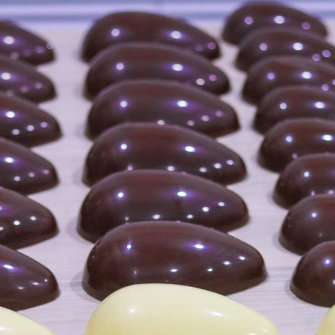 HUEVO LISO CASCARA FINA 350G - FORMA 3 PARTES SP 1