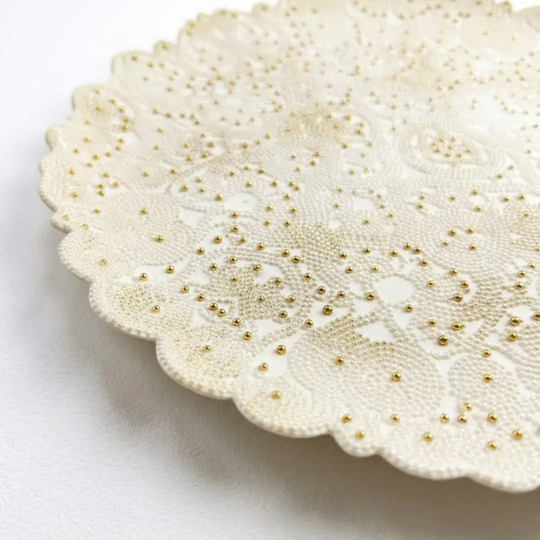 Bandeja con puntos dorados  2