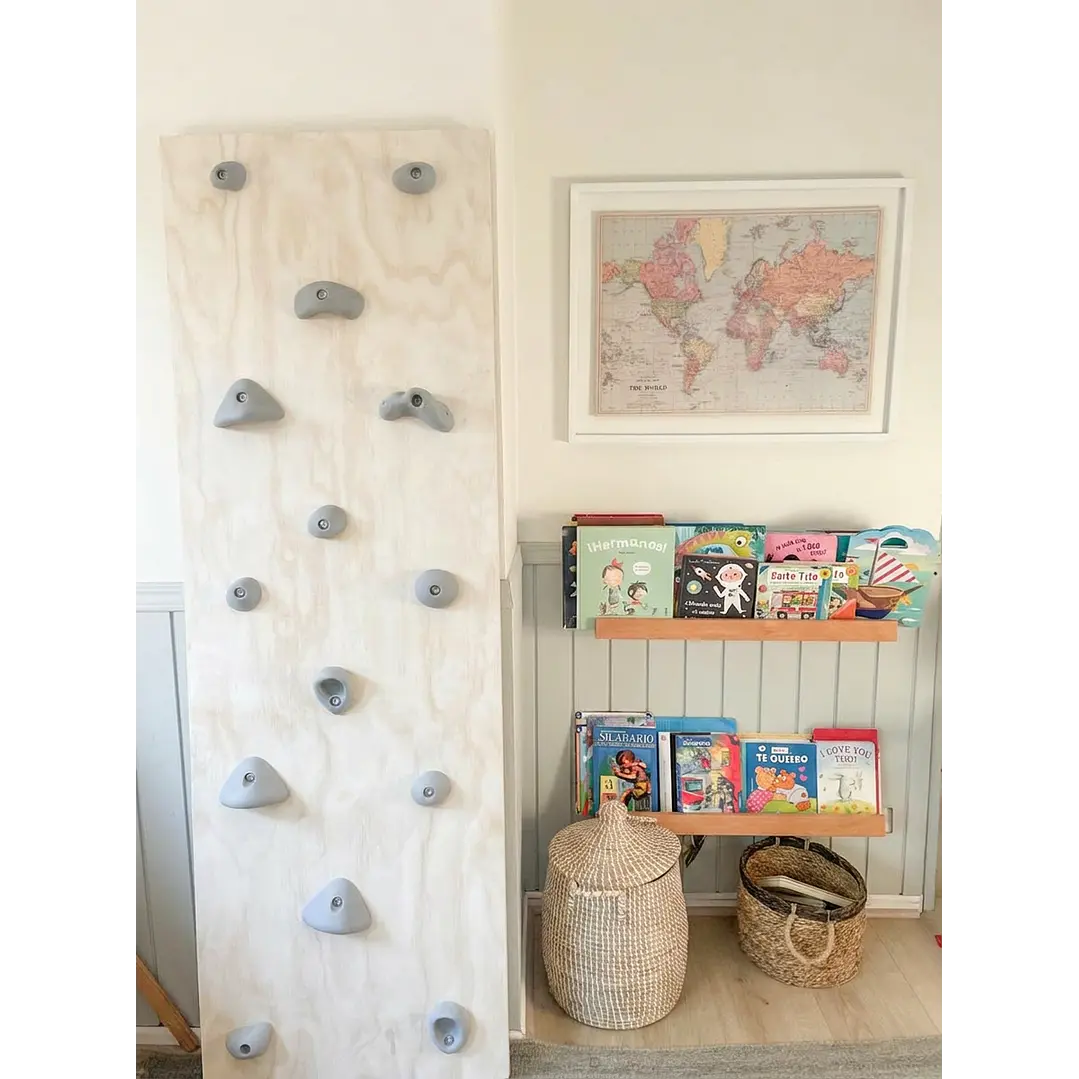 Muro de escalada con presas piedras de escalada de resina armado listo para muro 3