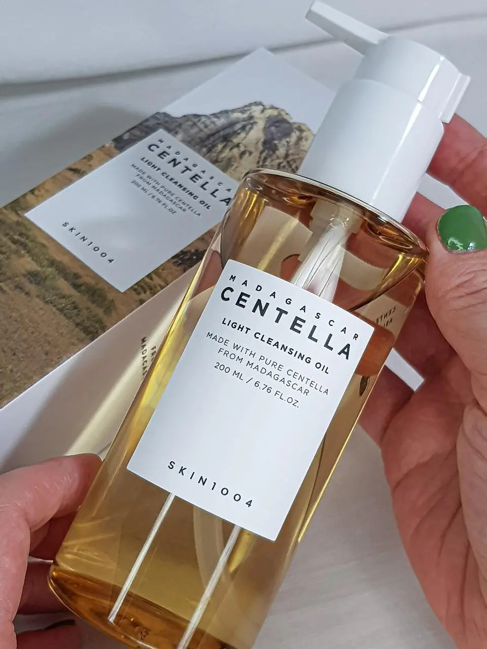 SKIN1004 Madagascar Centella Light Cleansing Oil 200ml 1