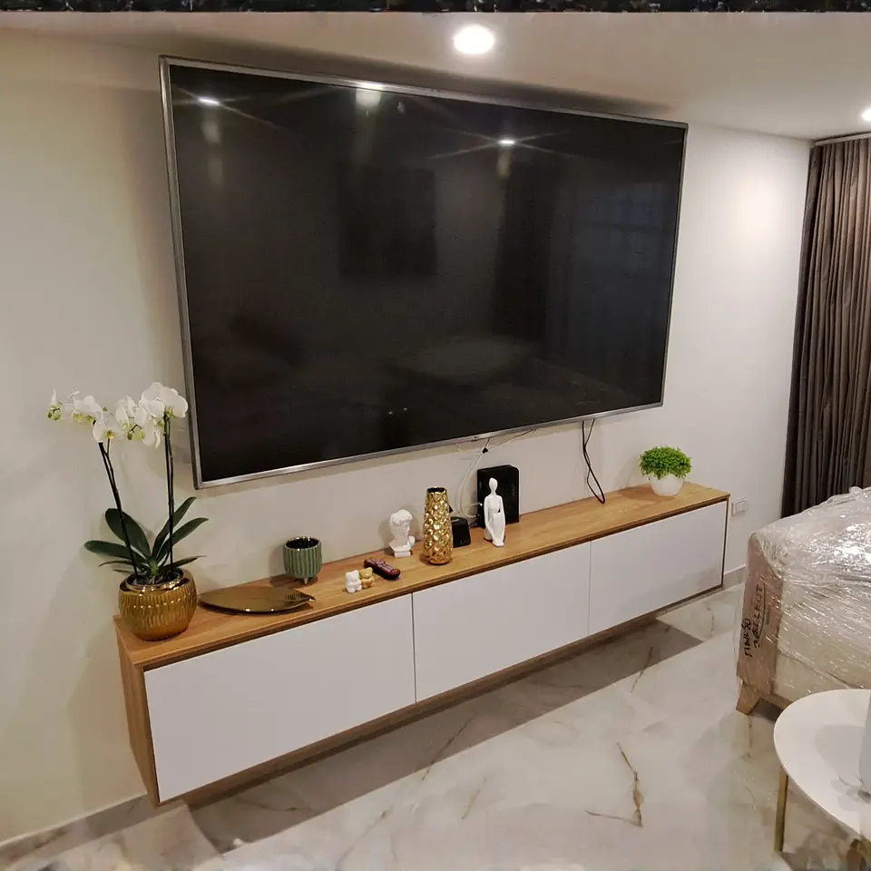 Centro de Entretenimiento Blanco y Madera 1