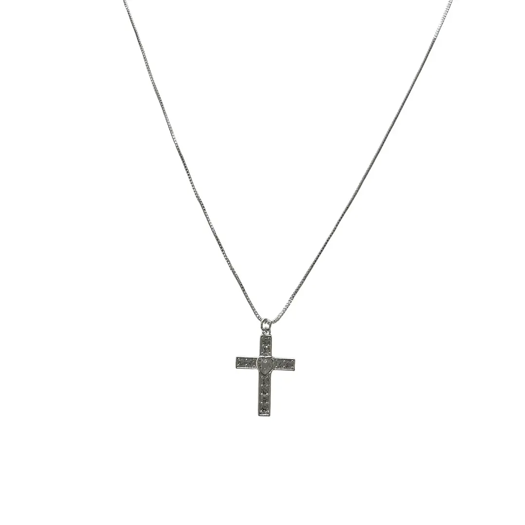 Collar cruz con corazón enchapado en plata 1