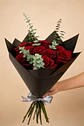 Ramo de 12 Rosas Rojas y eucalipto - Miniatura 1