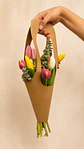 Bolso Floral S de Tulipanes y Eucalipto - Miniatura 2