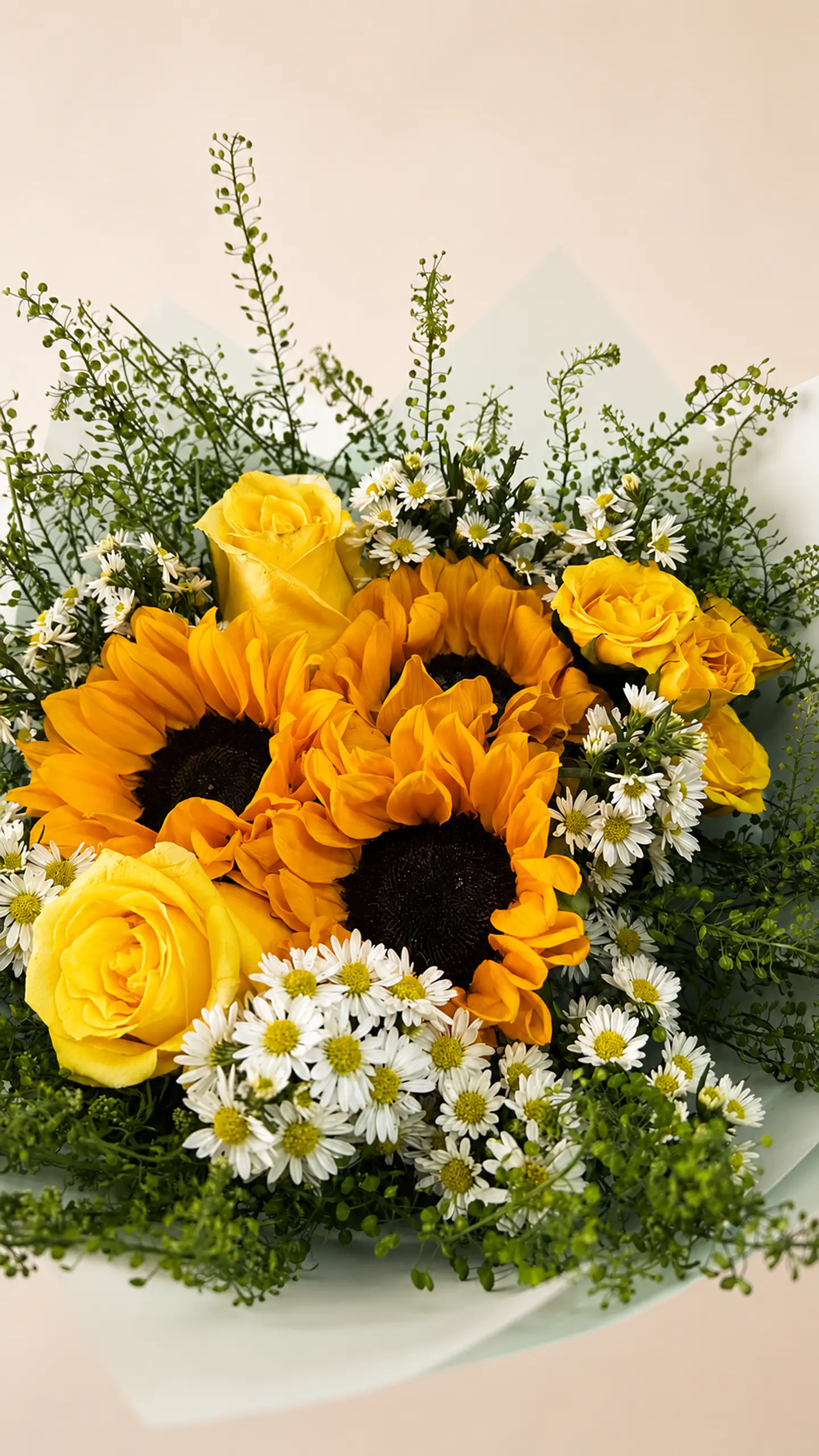 Ramo Golden Honey - Flores amarillas - Girasoles y Rosas 3