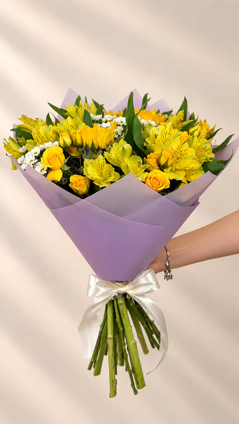 Ramo Soleil – Girasoles y Mini Rosas - Flores Amarillas