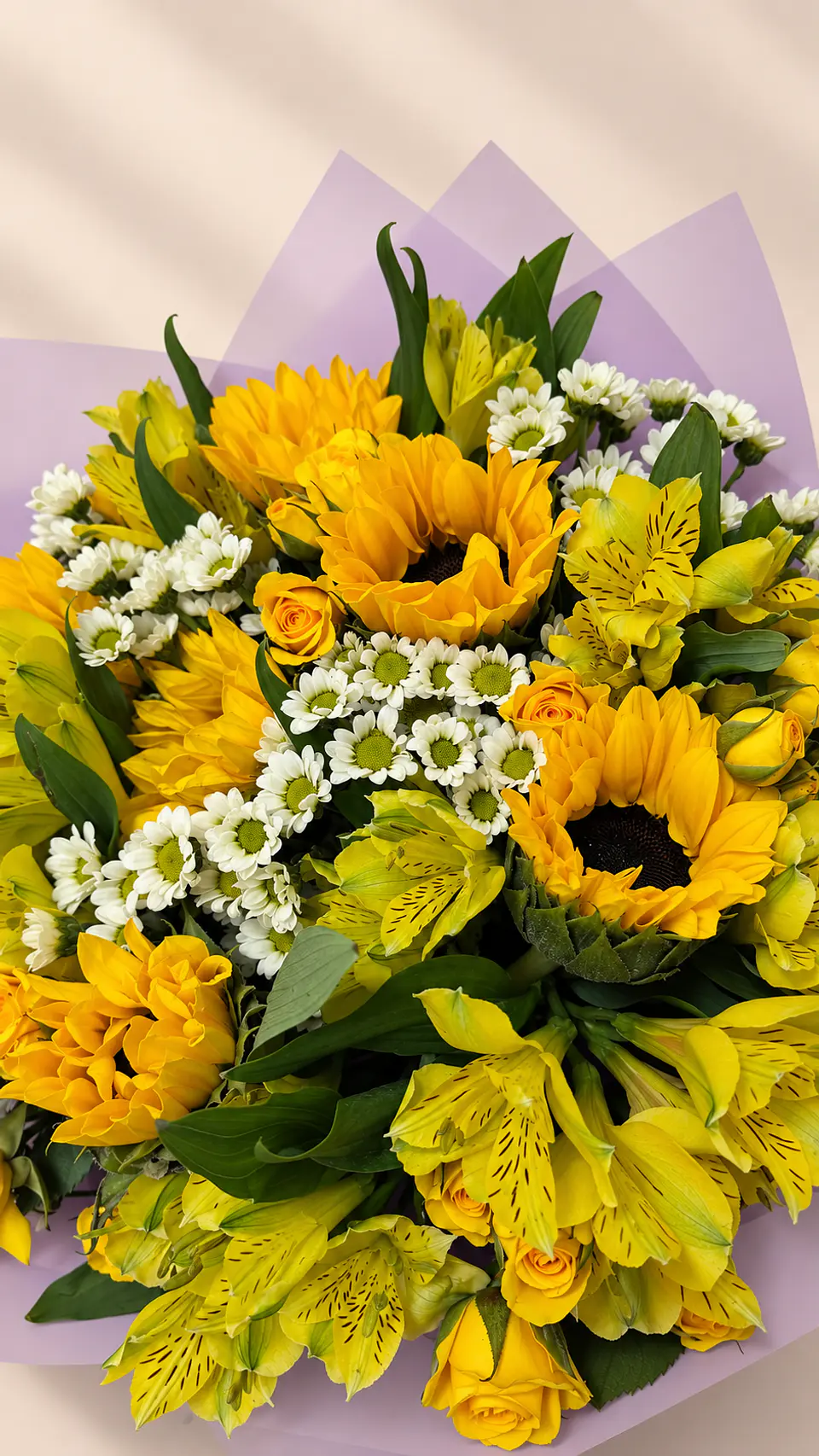 Ramo Soleil – Girasoles y Mini Rosas - Flores Amarillas 3