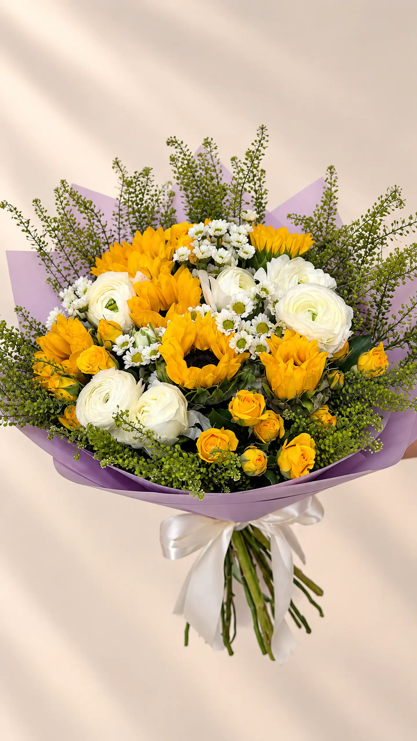 Ramo Liora – Mini Rosas y Girasoles - Flores Amarillas 2