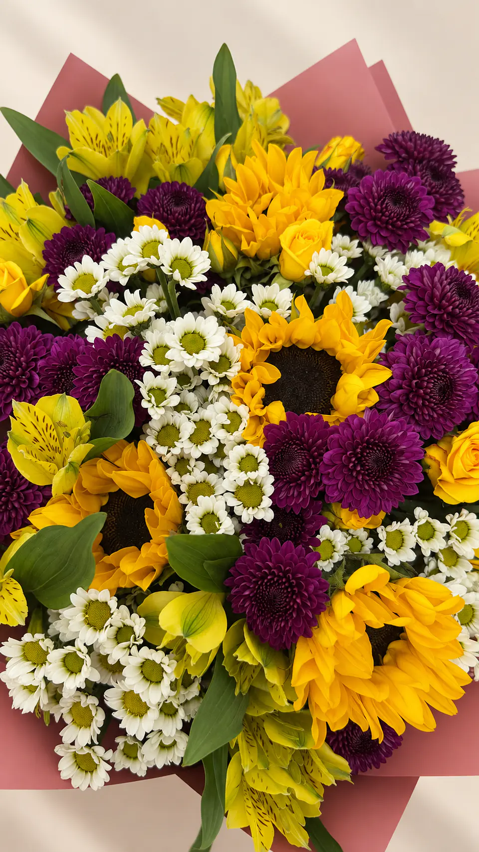 Ramo Lúmina - Flores Amarillas - Girasoles y Alstromelias 3