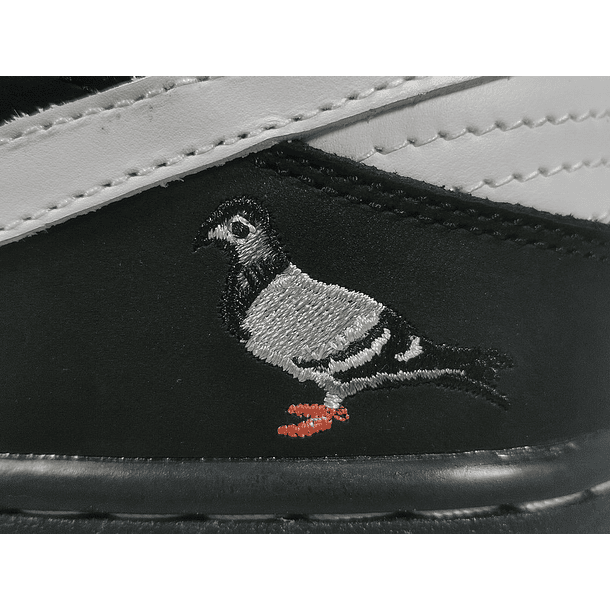 Nike Dunk Low x Staple Panda Pigeon 9