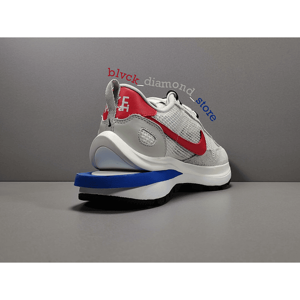 Nike x Sacai Vaporwaffle Sport Fuchsia 10