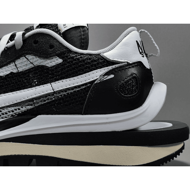 Nike x Sacai VaporWaffle Black White 10