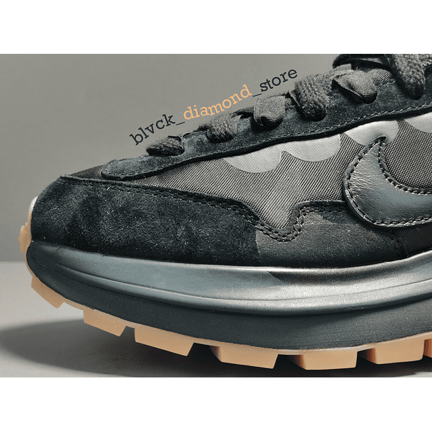 Nike x Sacai Vaporwaffle Black Gum 8