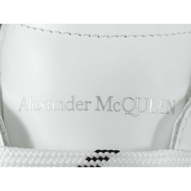Alexander McQUEEN Oversized White/Black Stripes 7