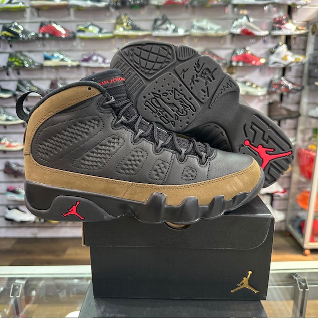 JORDAN RETRO 9