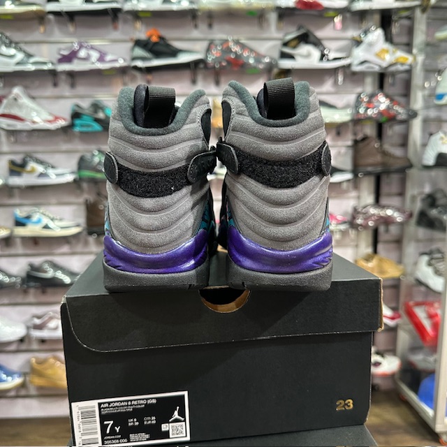 JORDAN RETRO 8