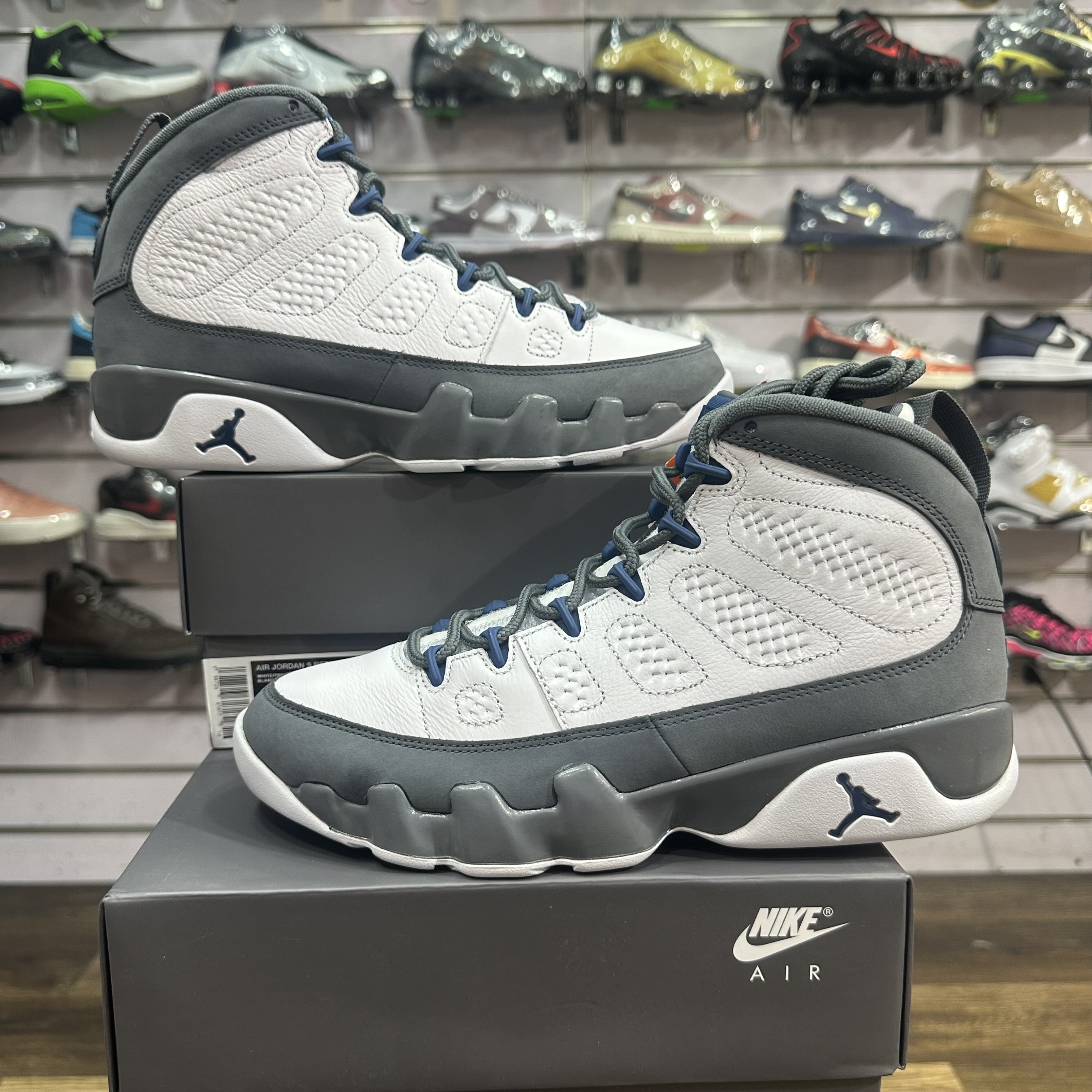 JORDAN RETRO 9