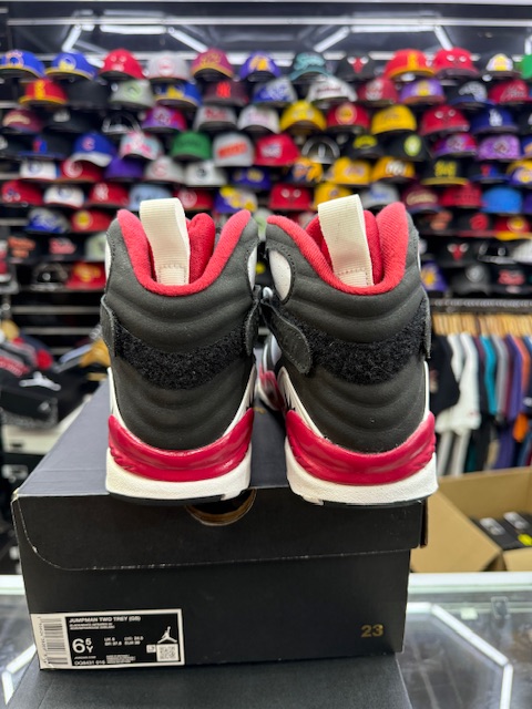 JORDAN RETRO 8