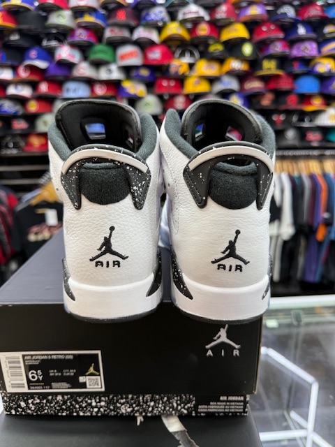 JORDAN RETRO 6 