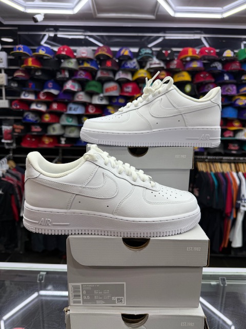 NIKE AIR FORCE 1