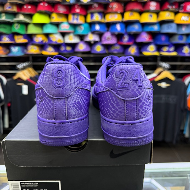 NIKE AIR FORCE 1 KOBE