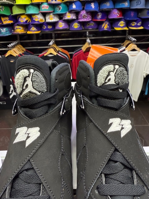 JORDAN RETRO 8 CHROME
