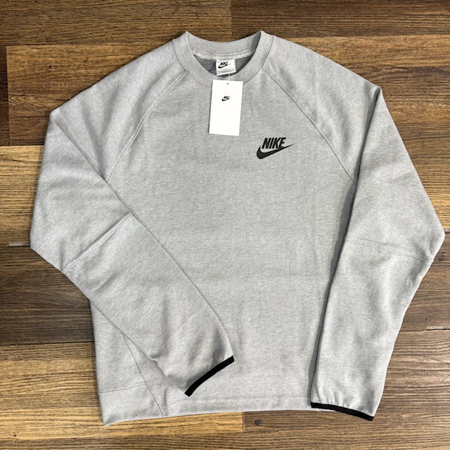Poleron nike tech
