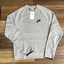 Poleron nike tech