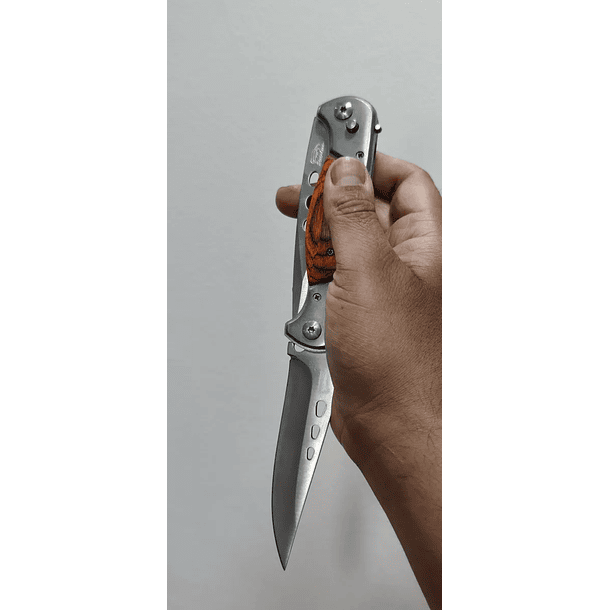 CUCHILLO AUTOMATICO DOBLE HOJA MANGO MADERA 5