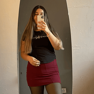 Falda short invisible burdeo