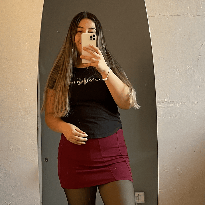 Falda short invisible burdeo 1