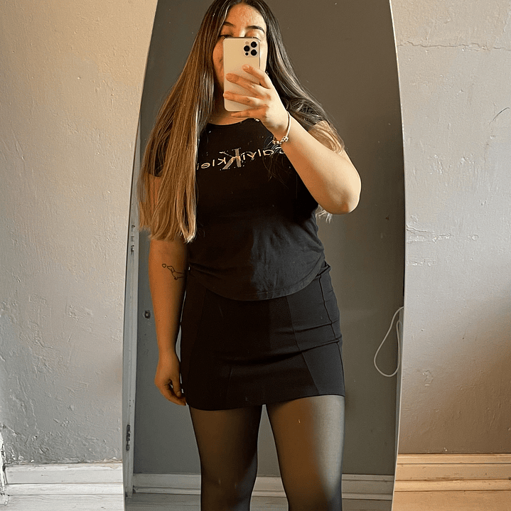 Falda short invisible negra  1