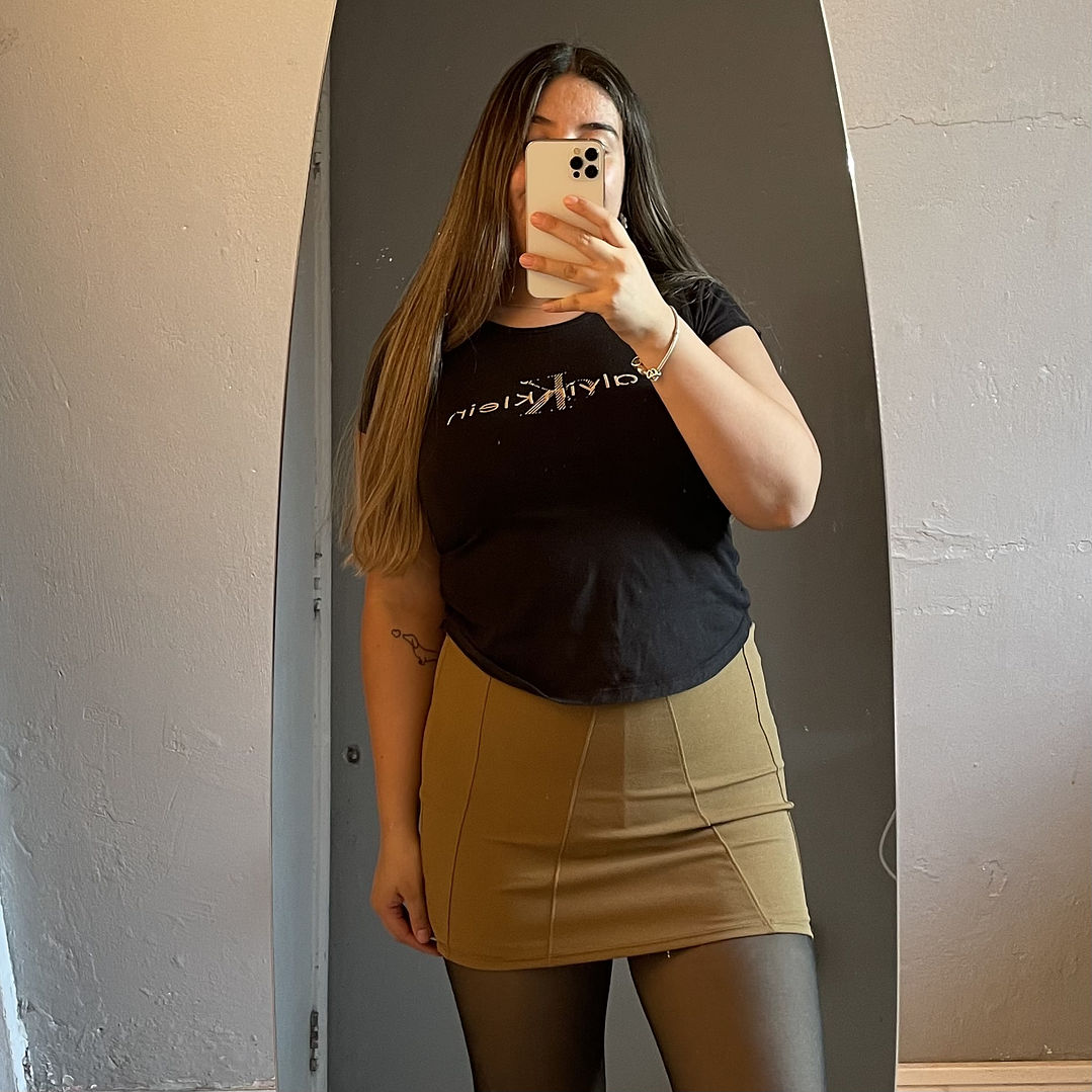 Falda short invisible café  1