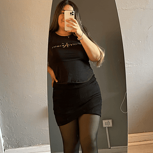 Falda short gamuza negra 