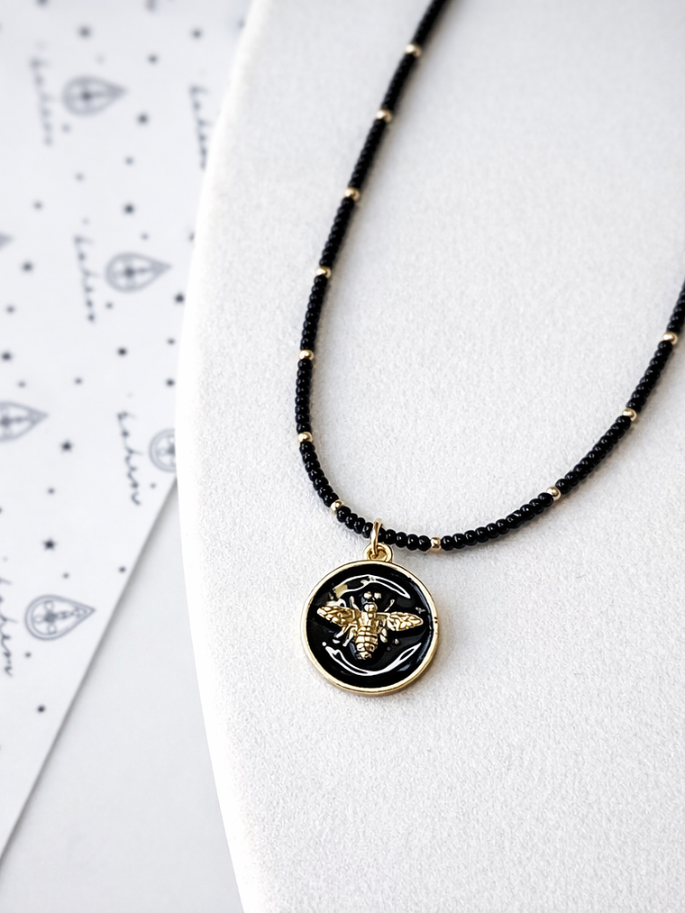 Collar Abeja Negra 1