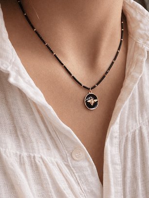 Collar Abeja Negra