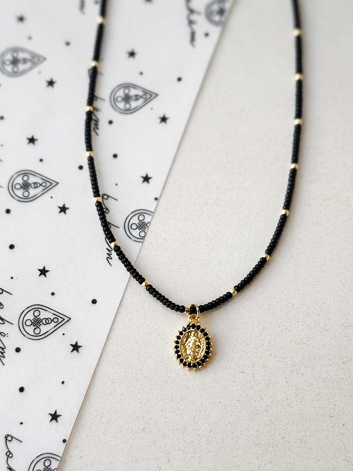 Collar Virgen Negra 1